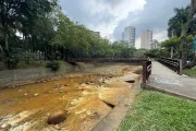 ¿Por qué el Río Cali se tiñó de una misteriosa agua café?